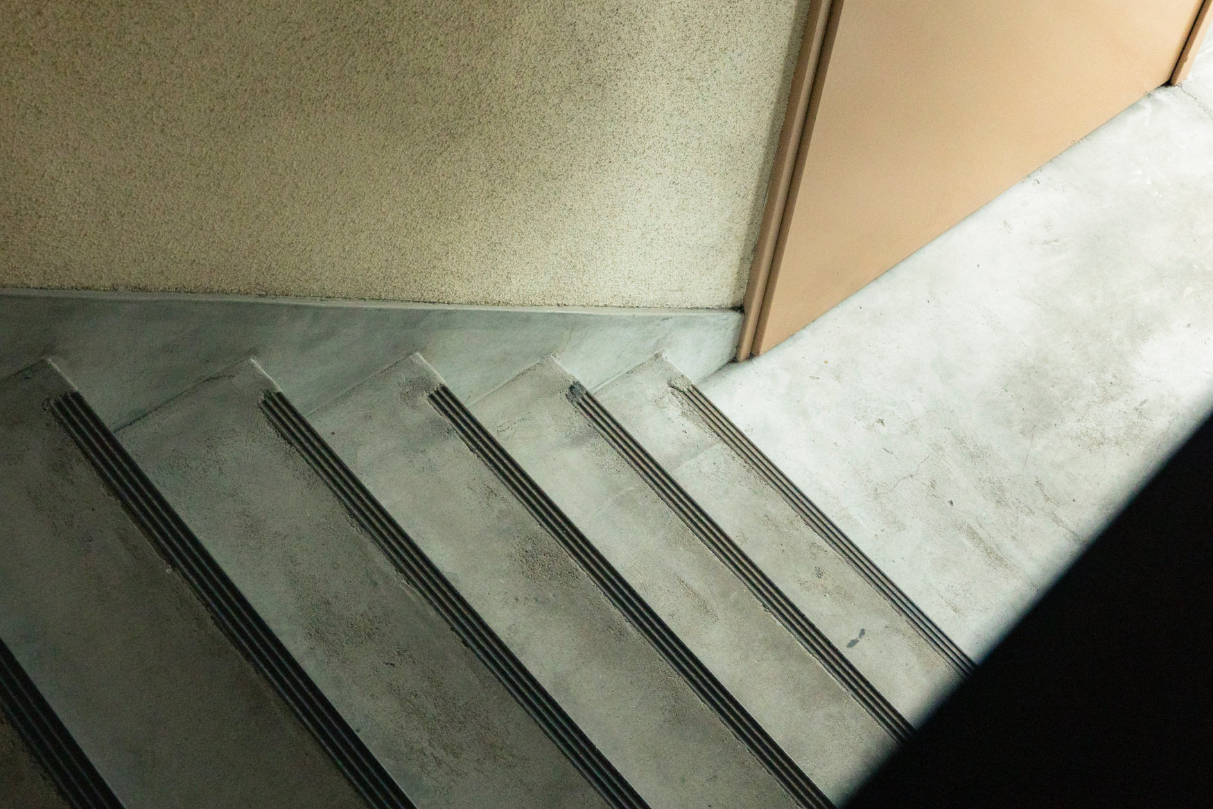 清掃が行き届いた共用廊下