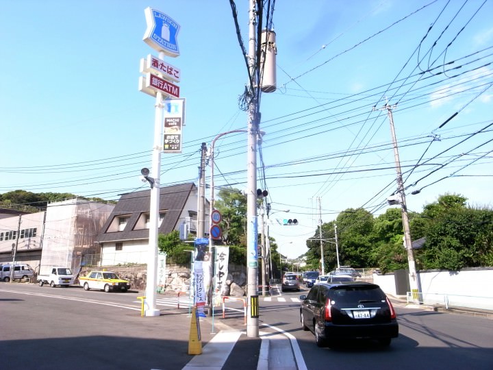 寺塚交差点のローソンさんの前を通り、長尾方面へ直進します