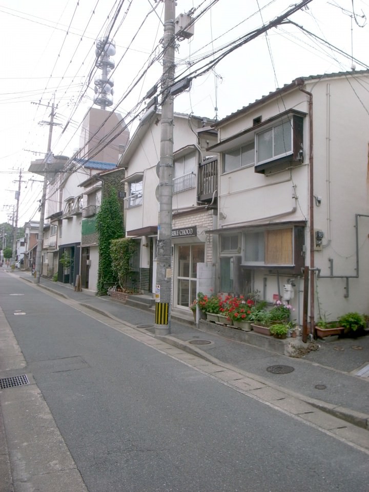 今回の物件は、六本松に残る昔からの街並に建つ物件です