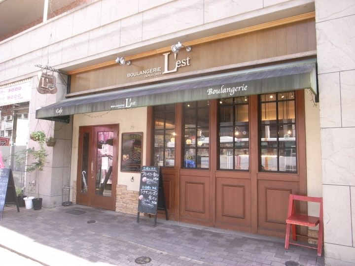 BOULANGERIE L'est 六本松店まで徒歩3分