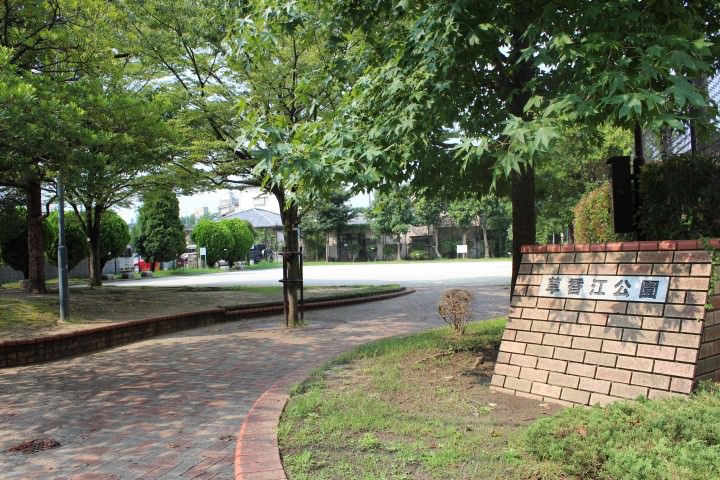 隣接の草香江公園
